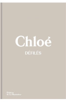 Chloe defiles