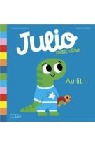 Julio petit dino au lit